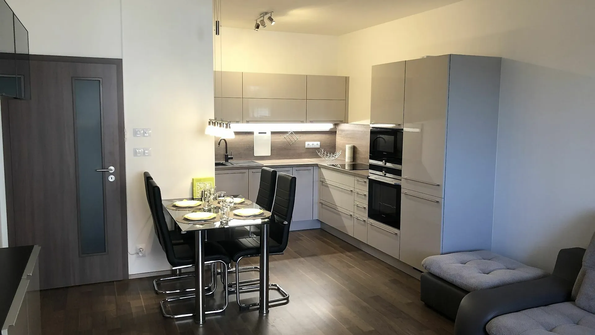 Deluxe Apartments Prague 0*,